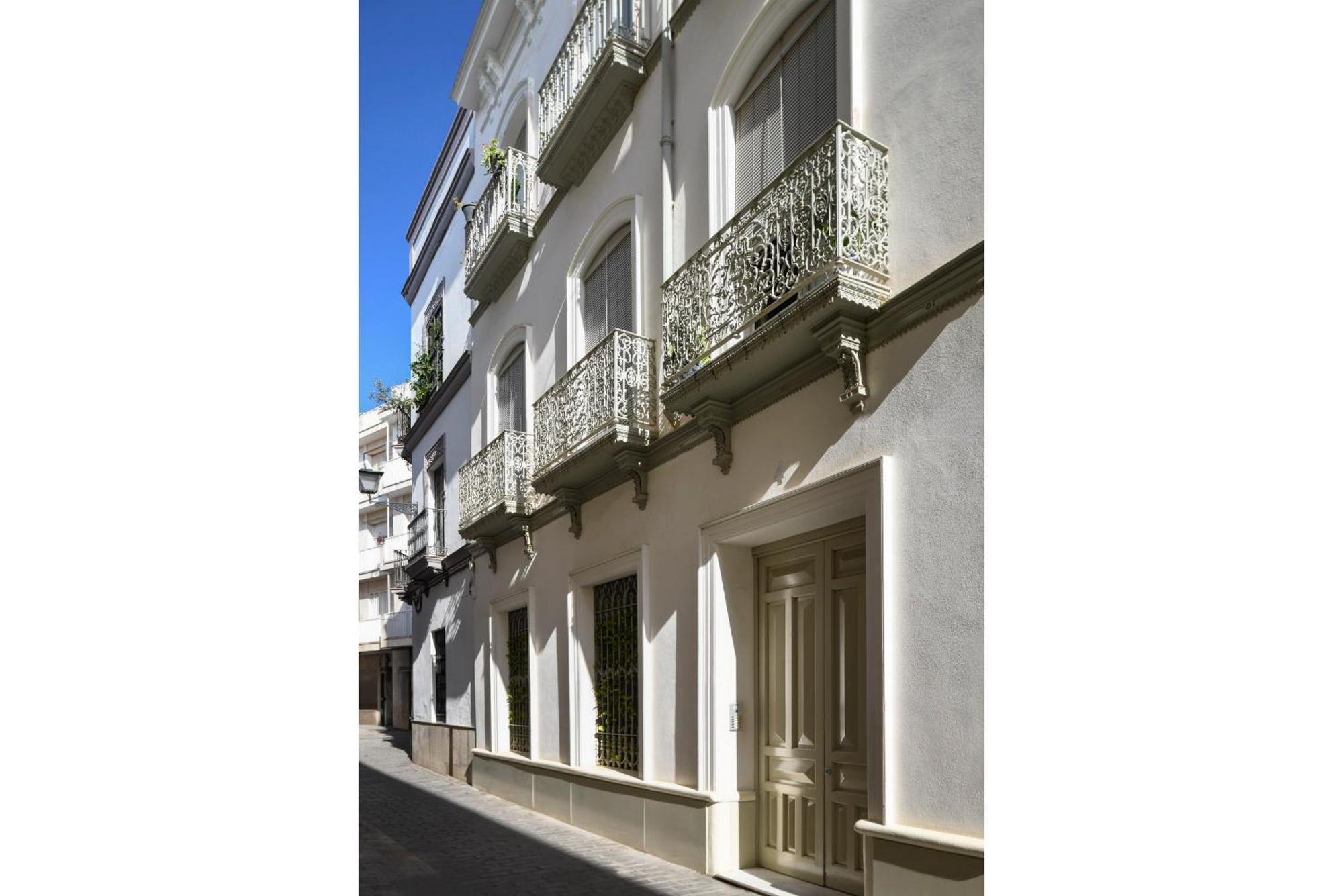 Magno Apartments Cervantes Севилья Экстерьер фото